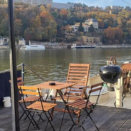 Appartement Dans Peniche Atypique Et Idyllique A Confluence Lyon Exterior foto